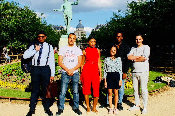 35564353_250673272148898_8294915066554220544_n